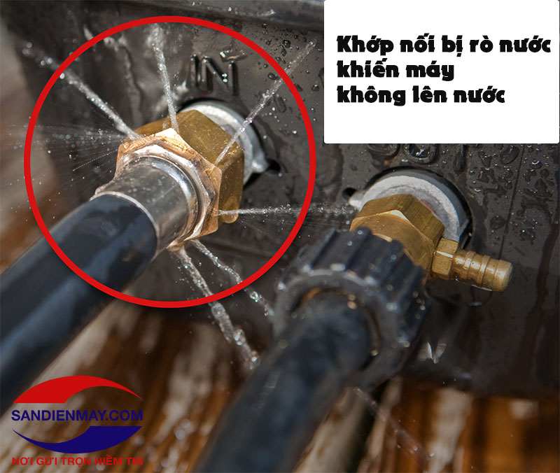 Khớp nối rò rỉ nên máy rửa xe không lên nước