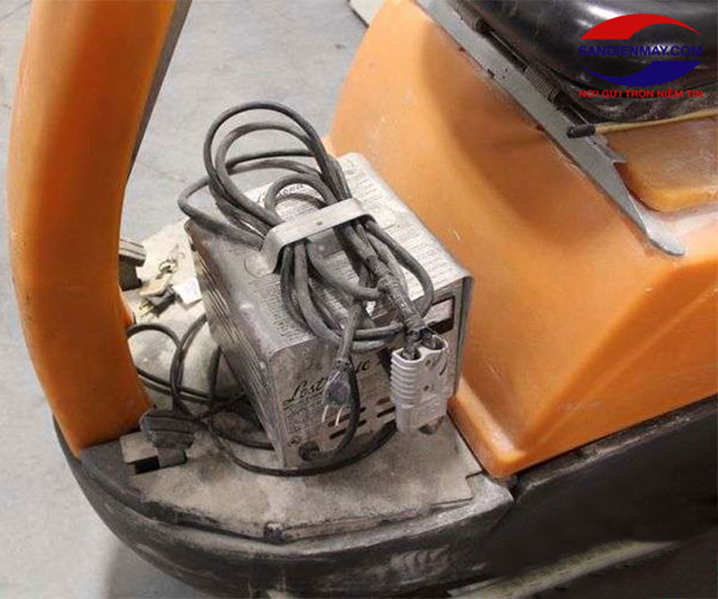Motor đã cũ khiến máy tiêu hao nhiều điện năng hơn