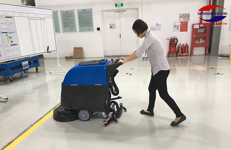 Được kiểm tra, test thử máy trước khi thuê máy chà sàn
