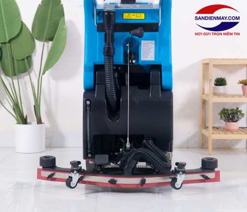 Cần gạt nước của máy chà sàn liên hợp