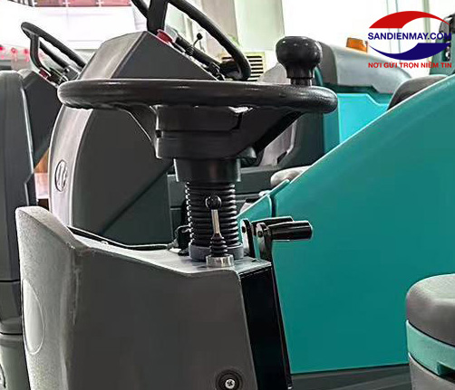 Máy lau sàn ngồi lái Kungfu Clean KF 1350