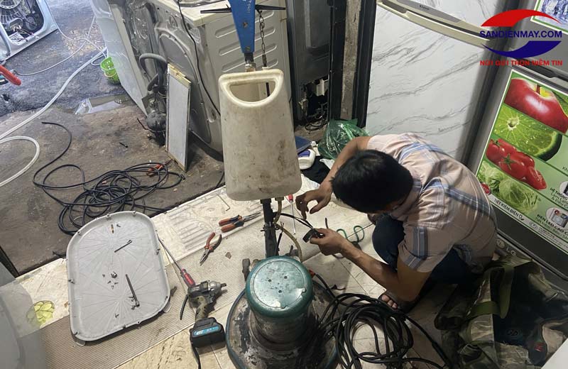 Máy vận hành yếu là lỗi thường thấy ở máy chà sàn