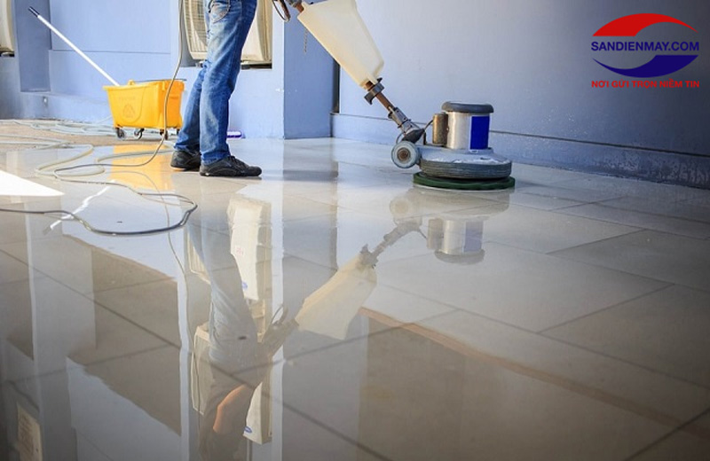 Sử dụng máy đánh bóng sàn và đĩa mài phù hợp