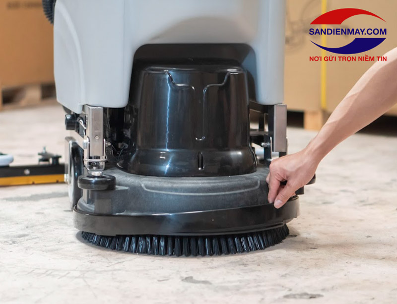 Từng chi tiết máy được lắp ráp cẩn thận, tỉ mỉ
