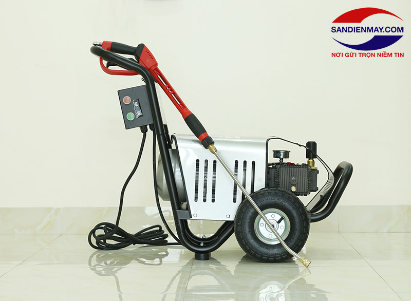 Lutian 2200PSI-3.0KW là dòng máy rửa xe được trang bị nhiều tính năng