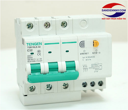At tô mát máy rửa xe