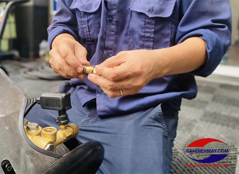 Các trường hợp cần thay phớt cho máy rửa xe