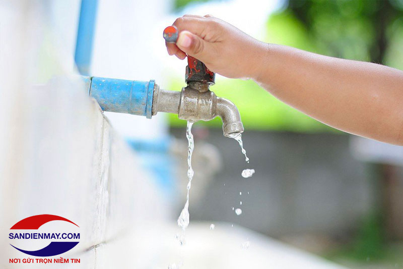 Chú ý không dùng nguồn nước cấp có nhiệt độ cao