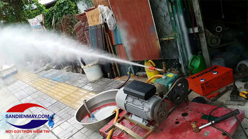 Lượng nước tiêu thụ của máy xịt rửa xe dây đai khá lớn