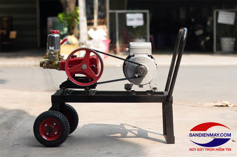 Máy rửa xe dây curoa có cấu tạo đơn giản