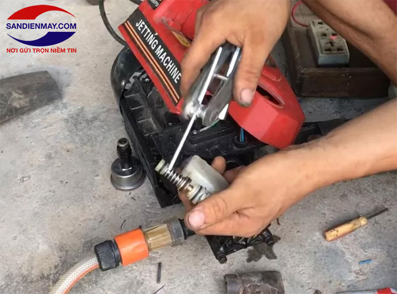 Máy rửa xe mini bị mất áp