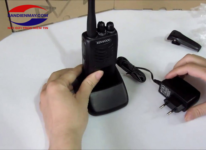cách sạc pin bộ đàm Kenwood TK-2360