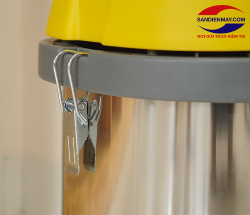 Máy hút bụi hút nước công nghiệp loại nhỏ Kumisai KMS 15A