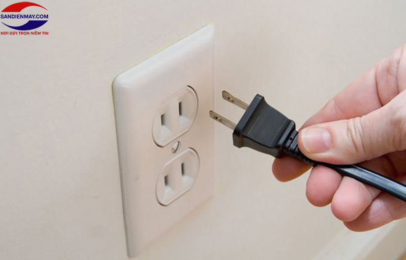 Nguồn điện cung cấp không ổn định khiến máy bị cháy