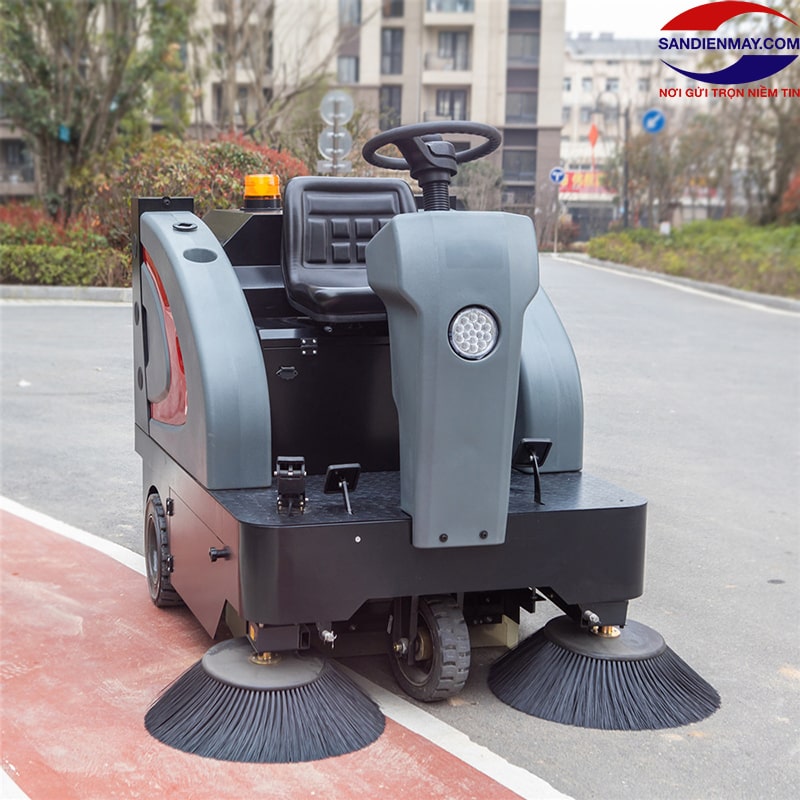 Chổi xe quét đường là một phụ kiện không thể thiếu của xe quét rác