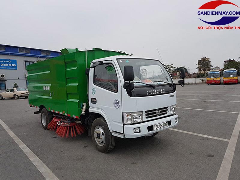 Xe quét đường hút bụi Isuzu 9 khối