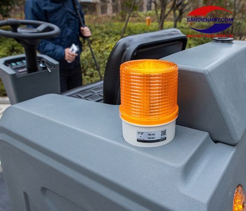 Xe quét đường ngồi lái Kumisai KMS-1250E