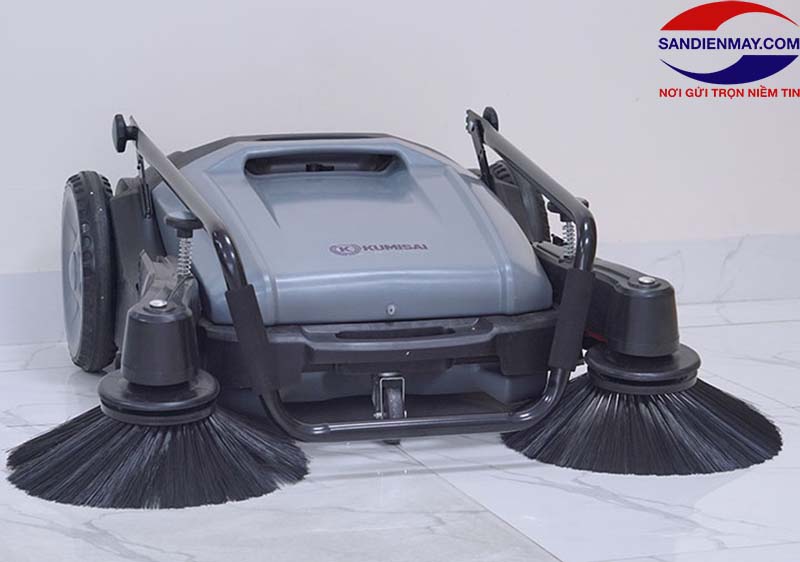 Sử dụng xe quét rác Kumisai KMS-S1 trên các địa hình bằng phẳng