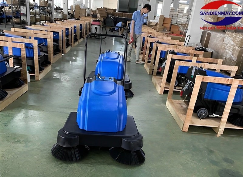 Sandienmay.com phân phối chính hãng xe quét rác Kumisai KMS 690
