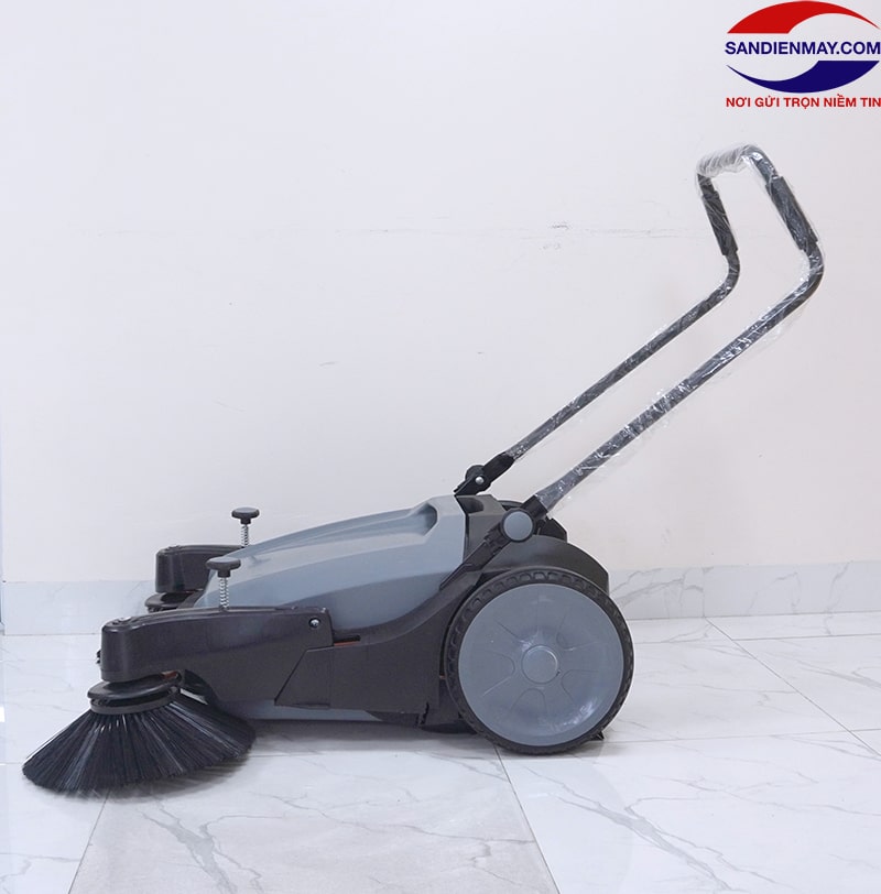 Vỏ máy làm từ nhựa ABS bền chắc cùng tay đẩy tiện lợi