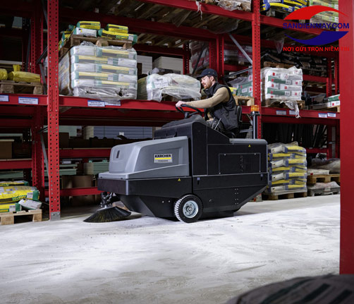 Xe quét rác ngồi lái Karcher KM 105/180 R Bp Classic