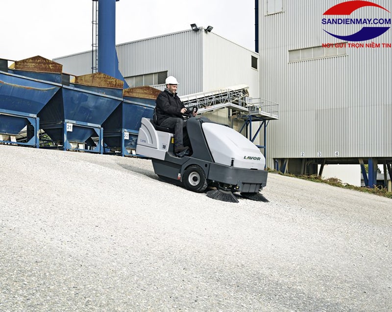 Xe quét rác Lavor hoạt động bền bỉ