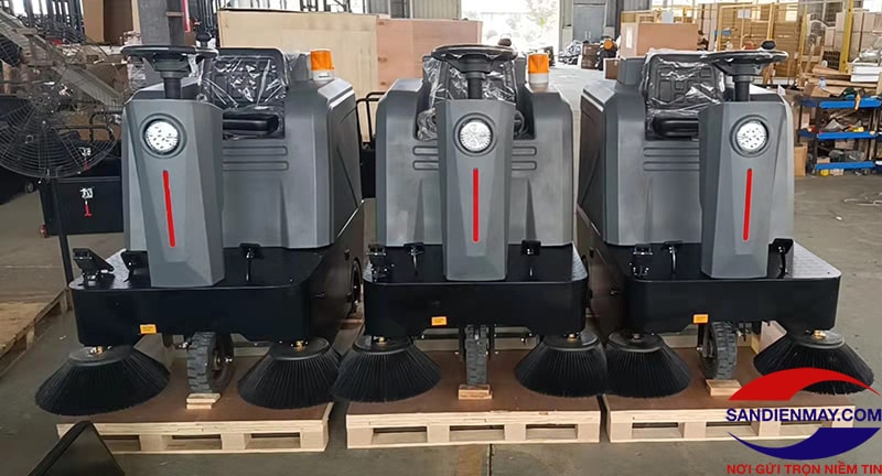 Giá xe quét rác ngồi lái 