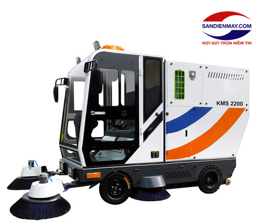 Xe quét đường hút bụi ngồi lái Kumisai KMS 2200