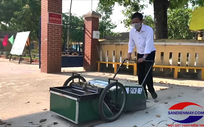 Tự chế xe quét rác giúp tiết kiệm chi phí