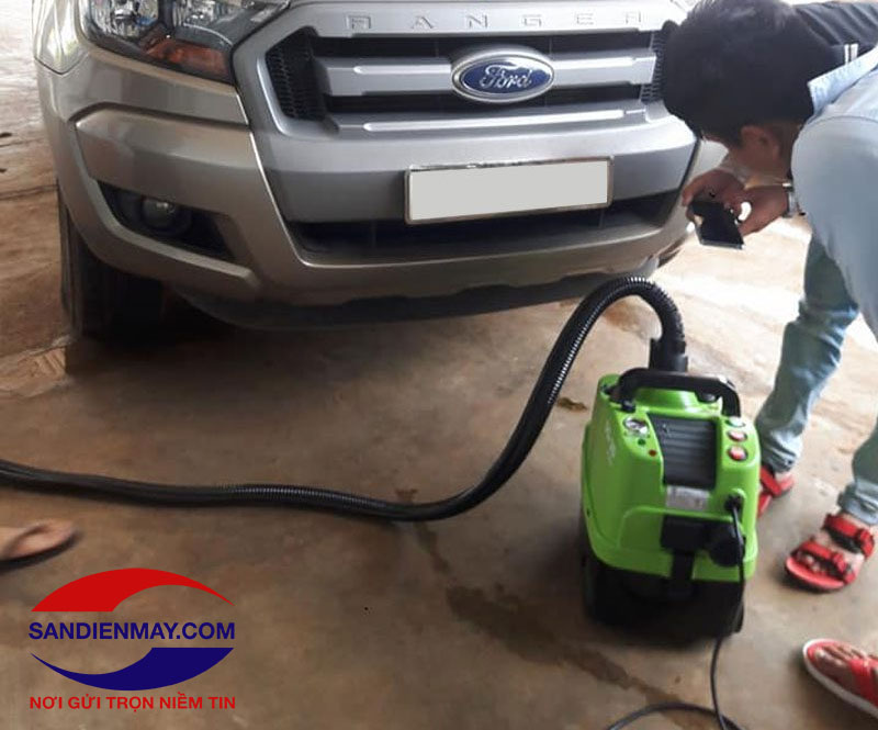    Máy rửa xe bằng hơi nước nóng mini